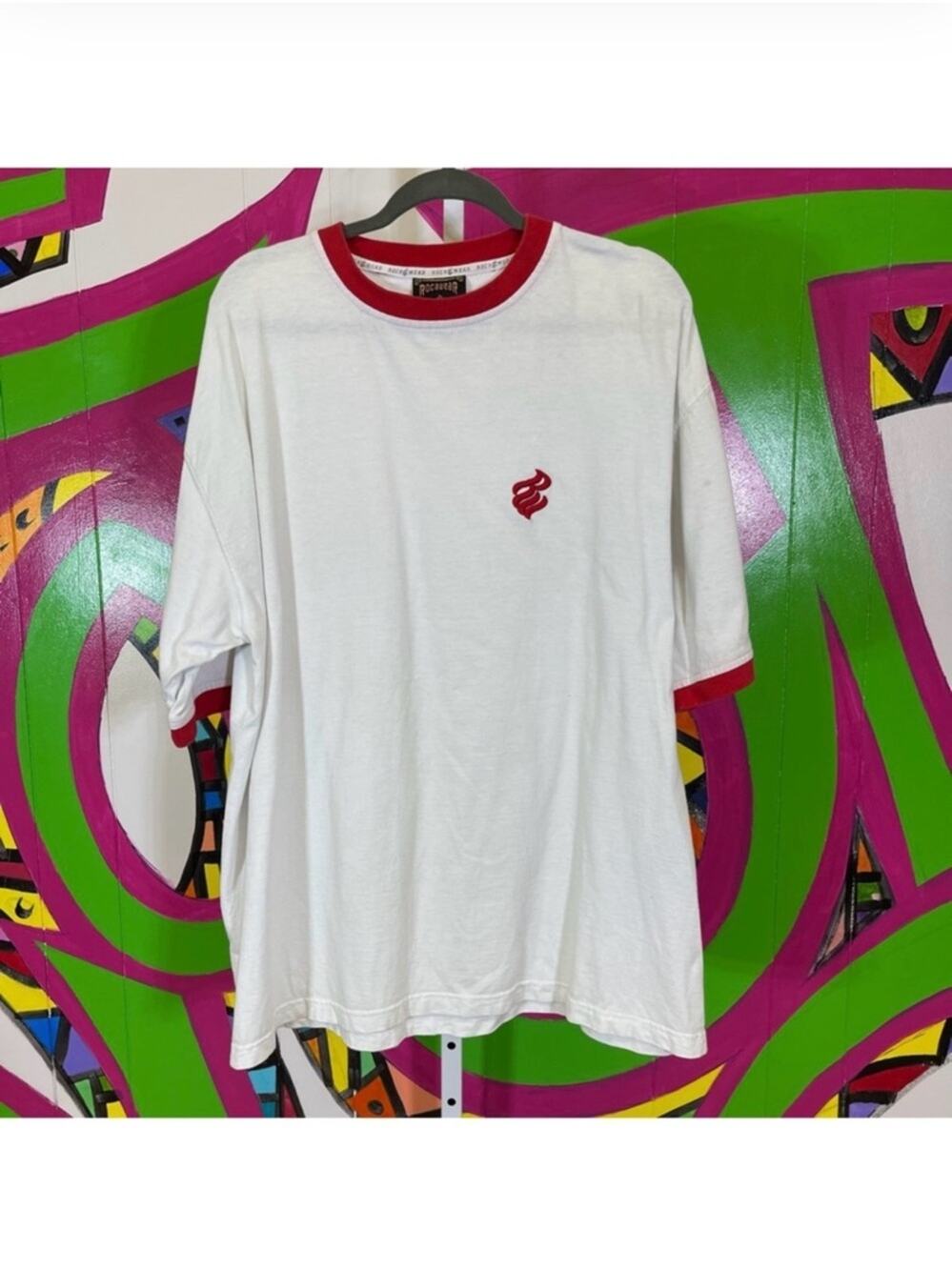 Rocawear, White T-Shirt. Embroidered Logo. Size Large. Excellent condition!